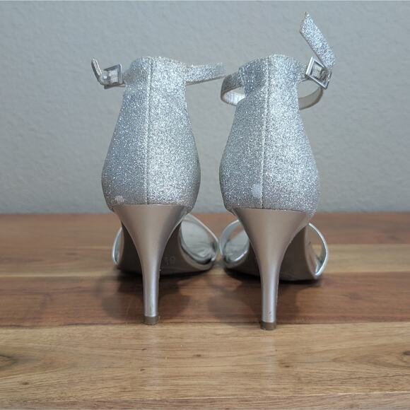 Fioni Women's Shimmering  Silver Ankle Strap Heels-Size 6.5M - Picture 4 of 5